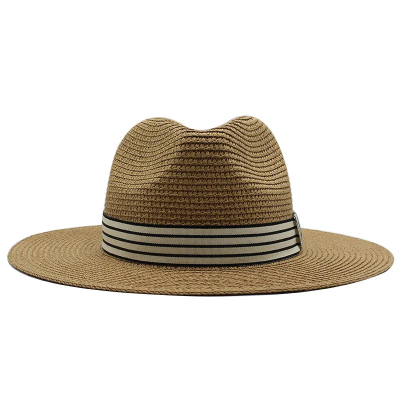 Zoom sur la calotte du chapeau avec ruban rayé