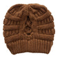 Détail de la texture tricotée du bonnet