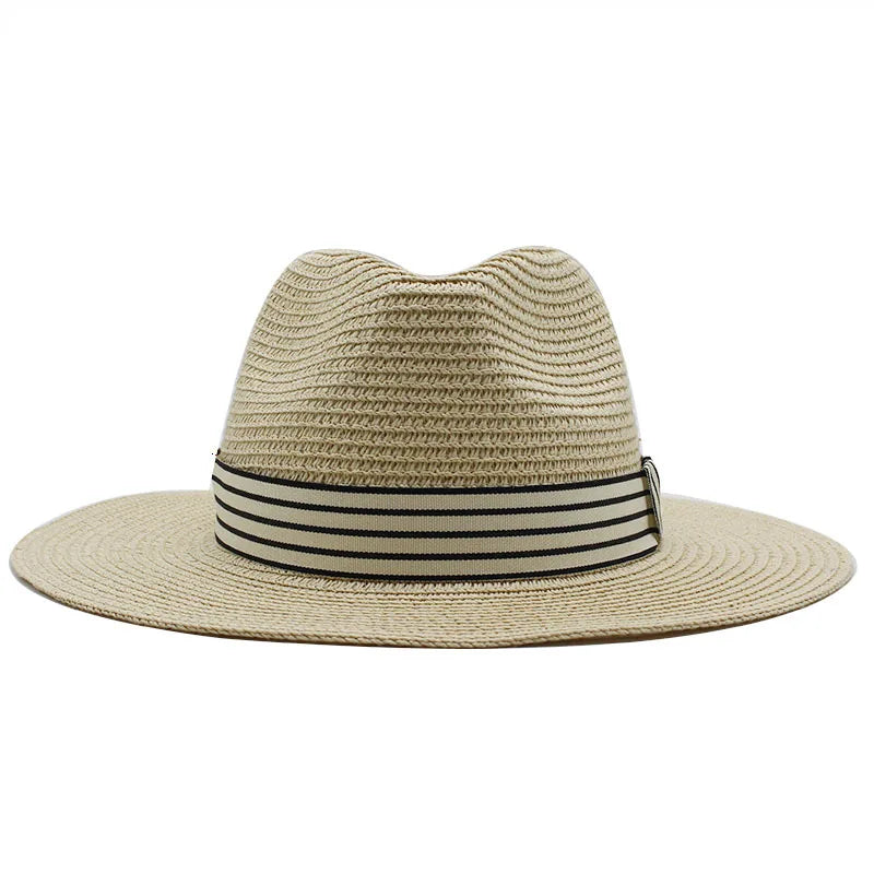 Chapeau Panama sur une table, lumière naturelle
