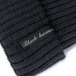 Détail du tricot doux et respirant du bonnet