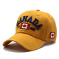 Détail des coutures renforcées sur la visière de la casquette