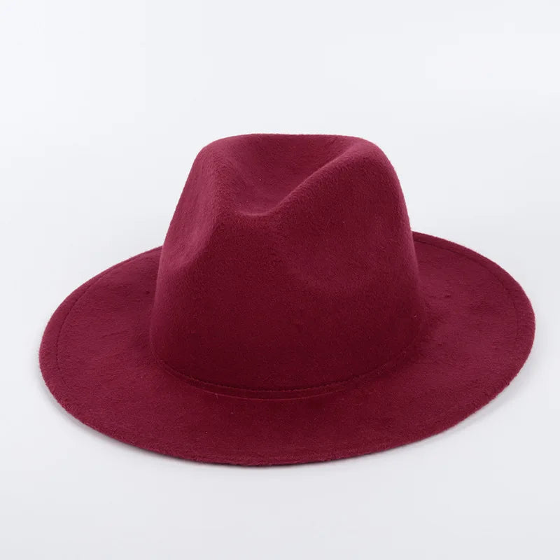 Détail du bord d'un chapeau Fedora, montrant sa couture soignée