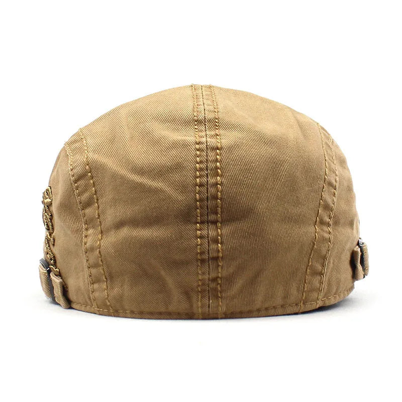 Béret beige en coton, détail de la couture ajustable