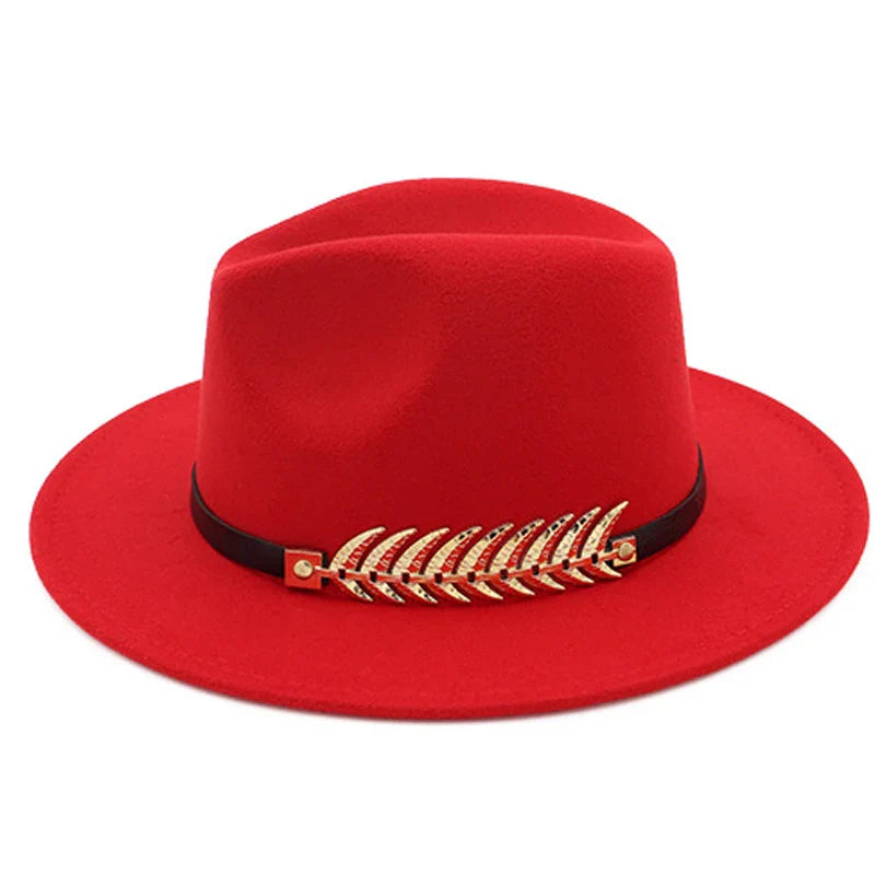Vue latérale d'un chapeau Fedora noir avec ruban