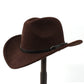 Détail de la bordure d'un chapeau cowboy en cuir