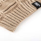 Homme portant un bonnet en tricot, vue de profil