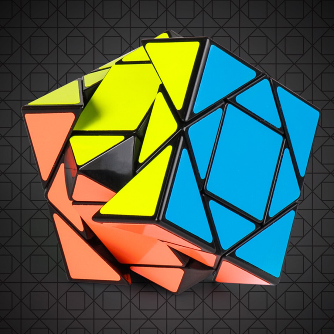 Cube de Rubik Pandore avec motifs colorés sur fond blanc
