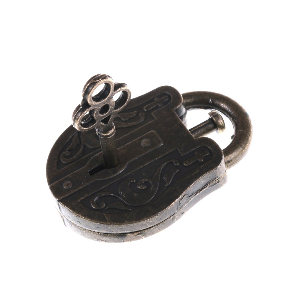 Cadenas en métal complexe avec mécanisme visible