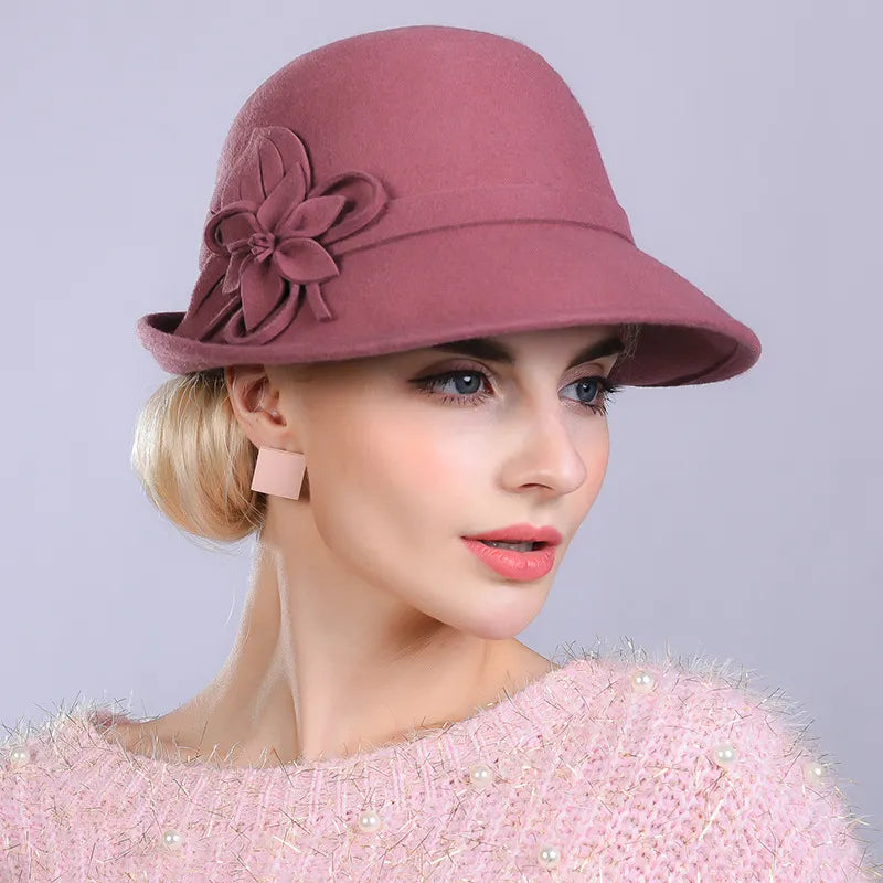Chapeau cloche en tweed marron avec motif à carreaux