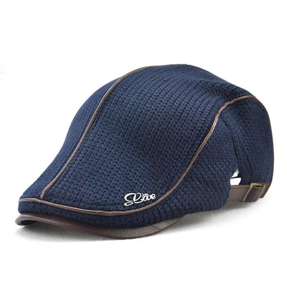 Vue arrière d'un béret en coton montrant sa texture tricotée