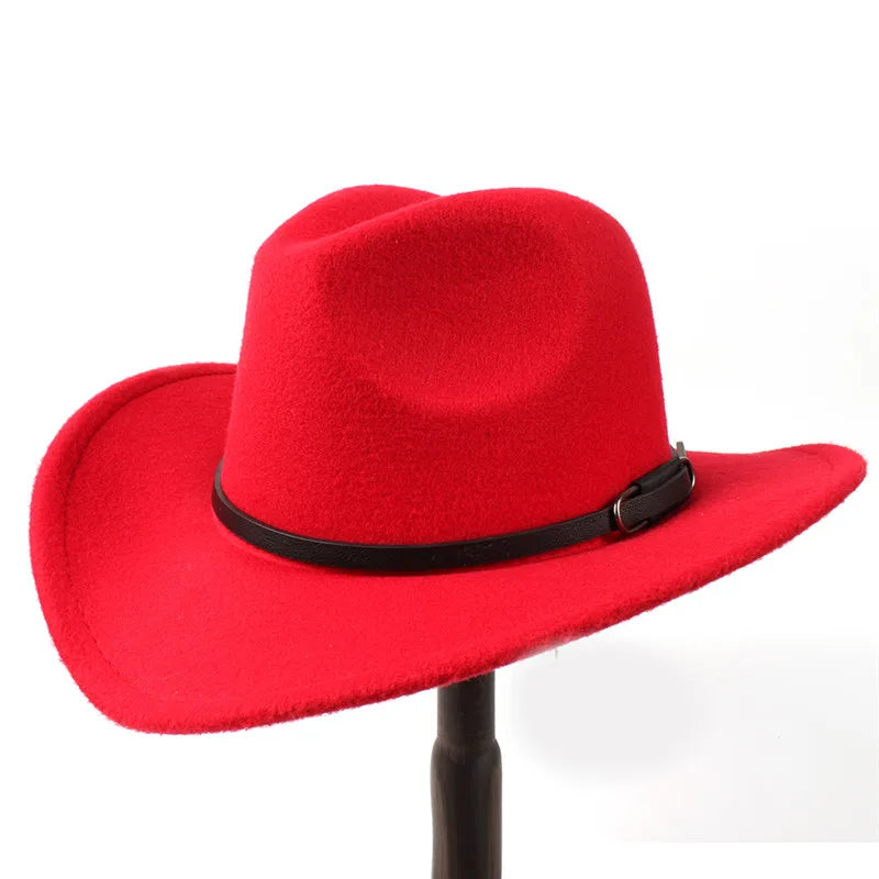 Gros plan sur le cordon d'un chapeau cowboy