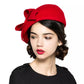Détail de la couture fine d'un béret élégant
