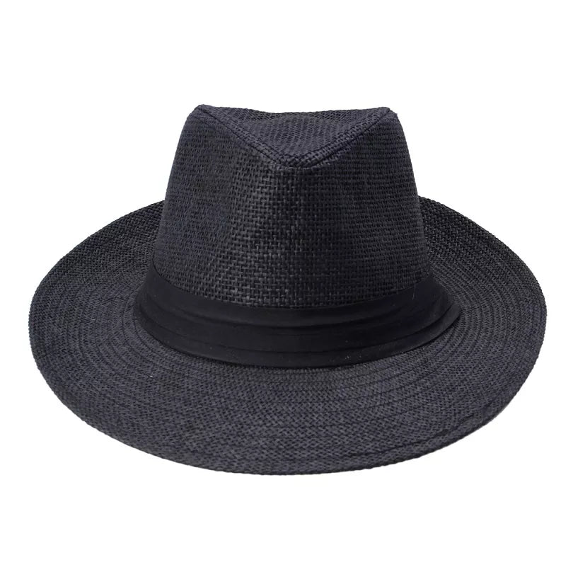 Chapeau de paille sur une étagère en bois, ambiance chaleureuse