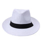 Chapeau de paille avec ombre portée, fond neutre