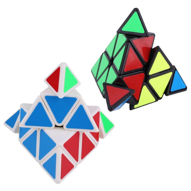 Casse-tête pyramidal démonté montrant les pièces internes