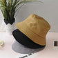 Bob beige sur fond blanc, mettant en valeur sa texture coton