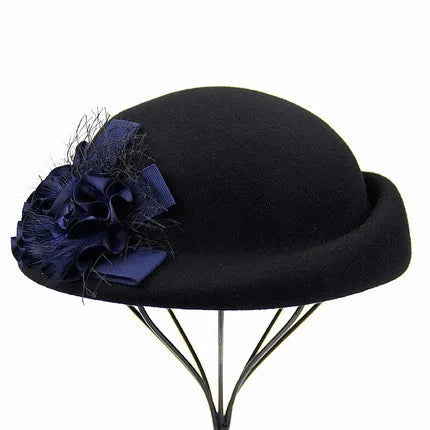 Béret en tissu doux avec broderie florale élégante