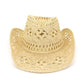 Chapeau de paille avec ombre portée sur le sable