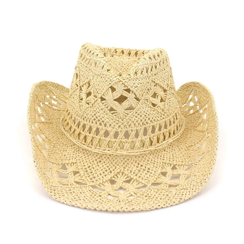 Chapeau de paille avec ombre portée sur le sable
