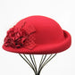 Vue de dessus d'un béret avec fleurs stylisées