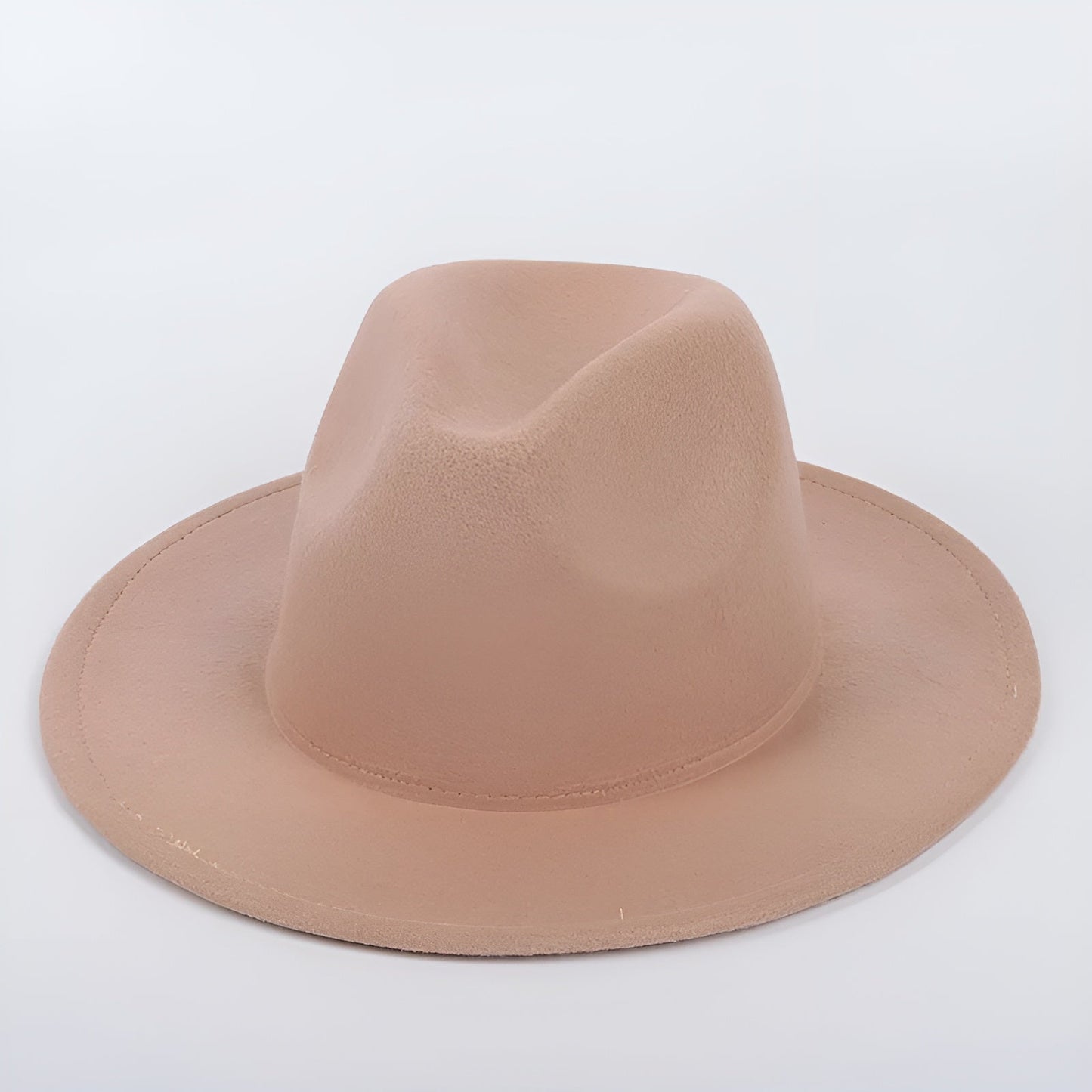 Intérieur d'un chapeau Fedora, révélant sa doublure confortable