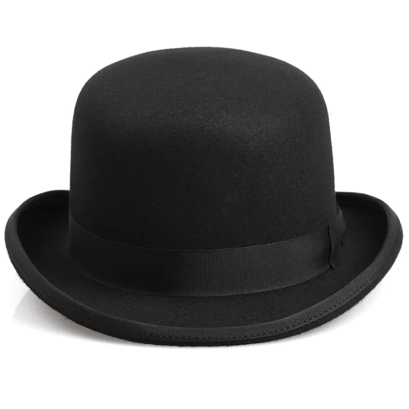 Chapeau melon en feutre, éclairage contrasté