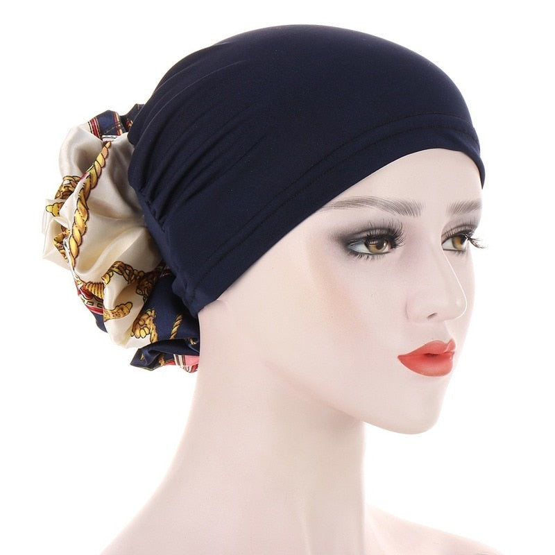 Bonnet bleu marine avec noeud élégant pour femme