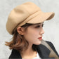 Casquette gavroche ajustée sur mannequin, profil droit
