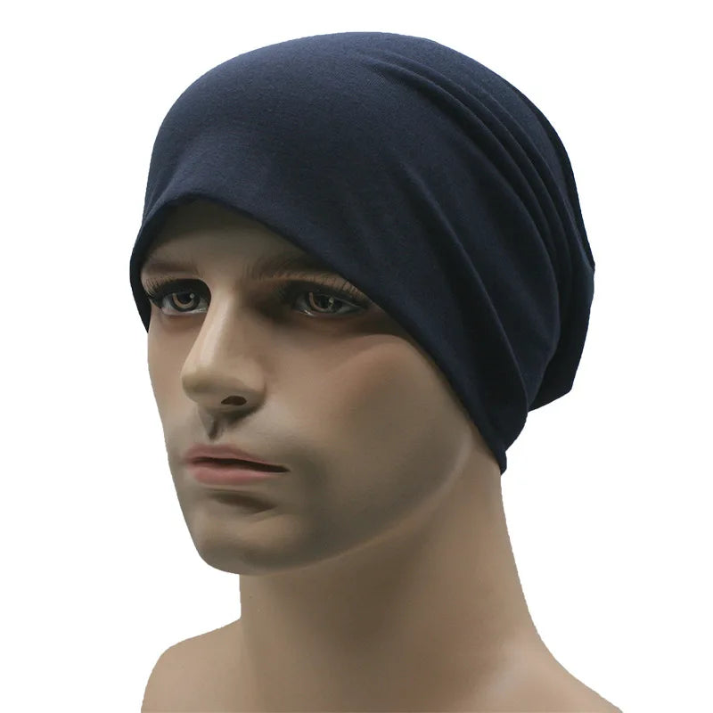 Vue latérale d'un bonnet ample et respirant