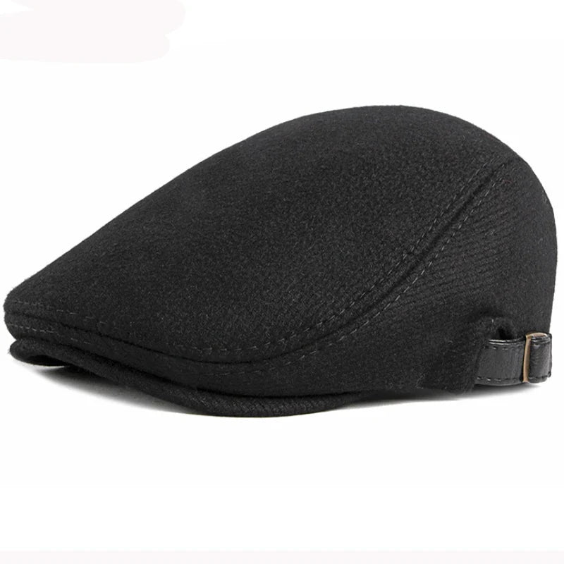 Vue latérale d'un béret en laine, motif chevron