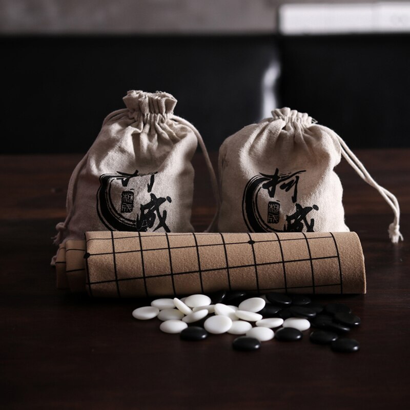 Sacs en toile contenant les pierres de Go