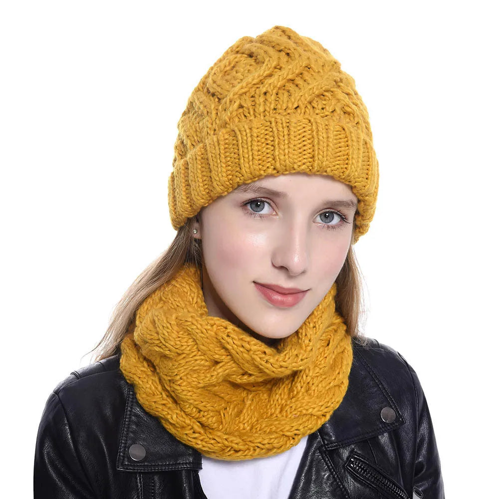 Bonnet en tricot avec bord replié pour ajustement