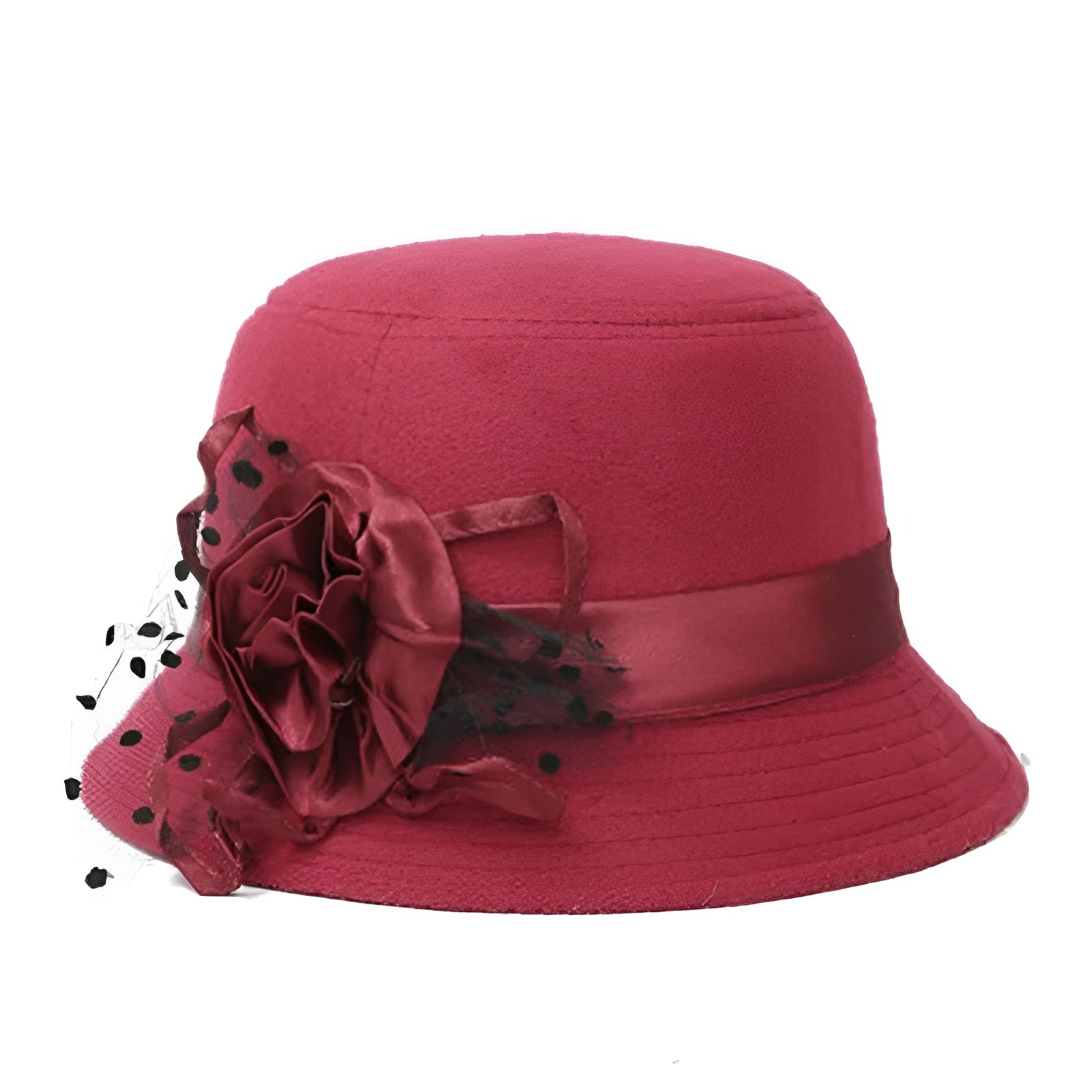 Chapeau cloche blanc cassé avec bordure en dentelle