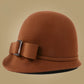 Chapeau cloche bleu marine avec bandeau décoratif