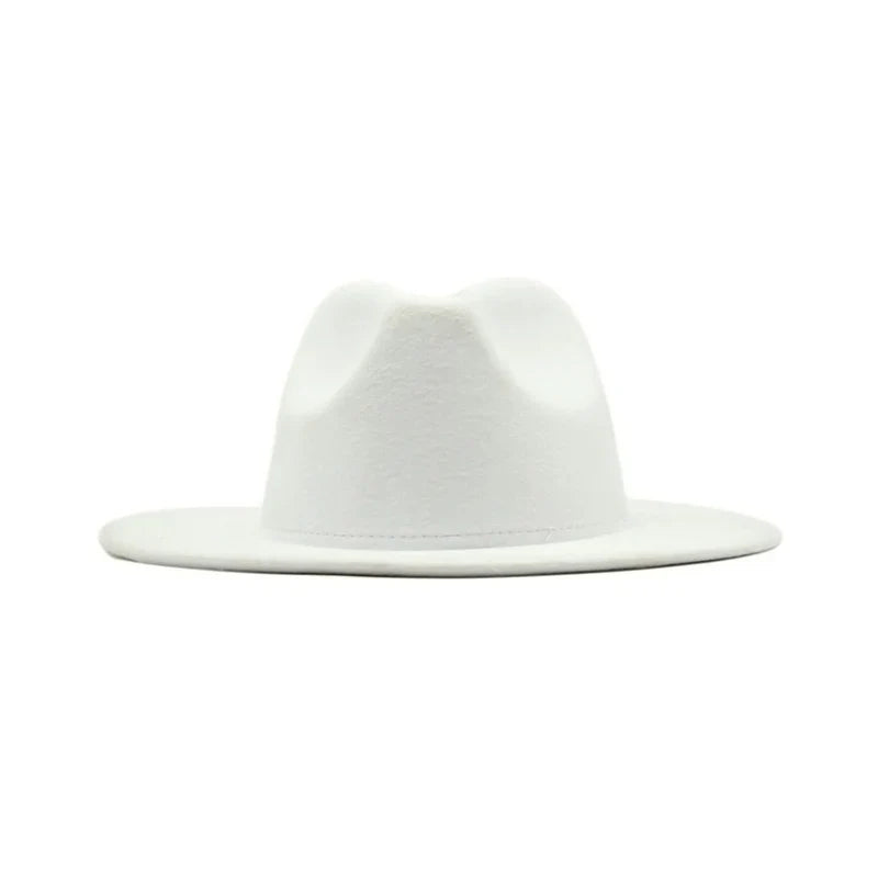 Chapeau Fedora en gros plan, montrant la texture du tissu