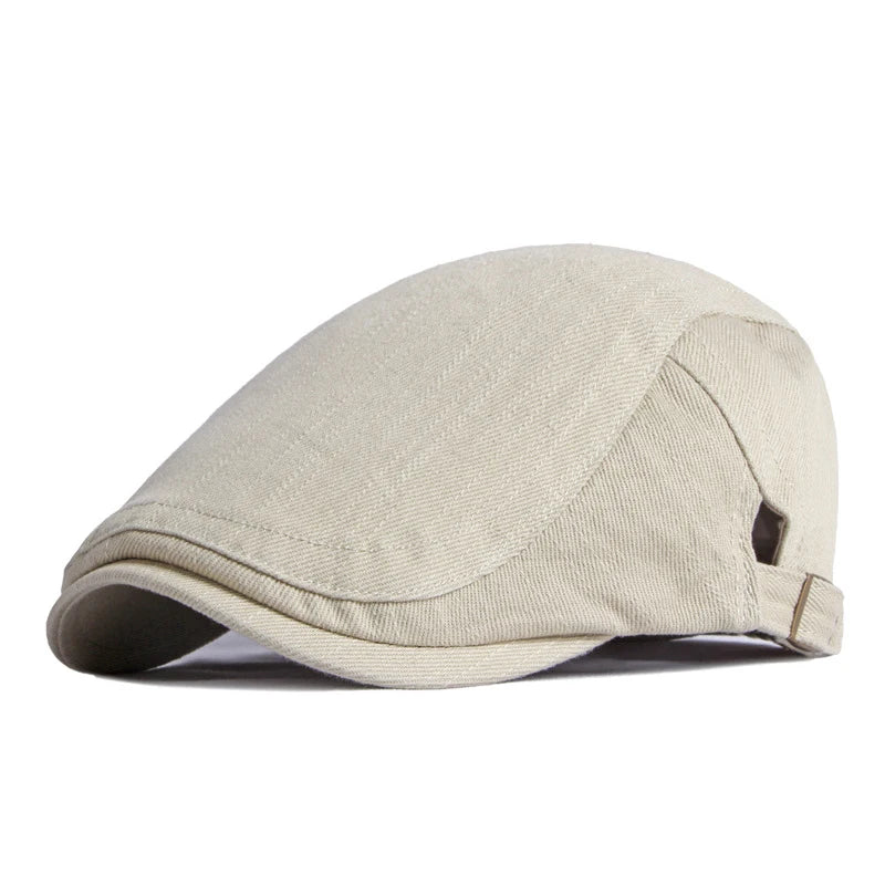 Béret noir avec détails de couture en gros plan