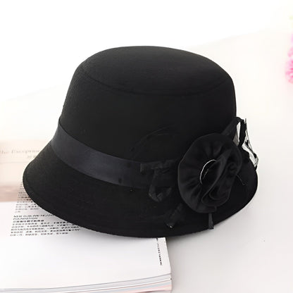Chapeau cloche jaune moutarde avec détail en cuir