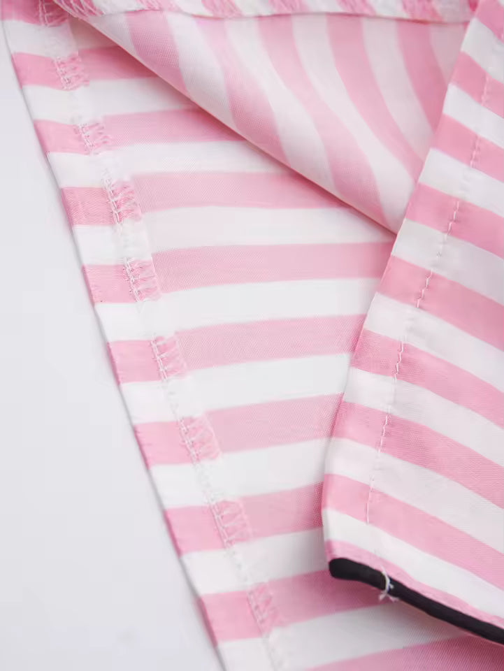 Vue arrière du pyjama en satin avec motif rayé