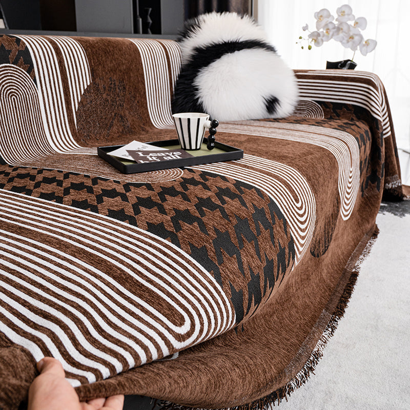 Motifs tissés du jeté, mettant en valeur le design artisanal