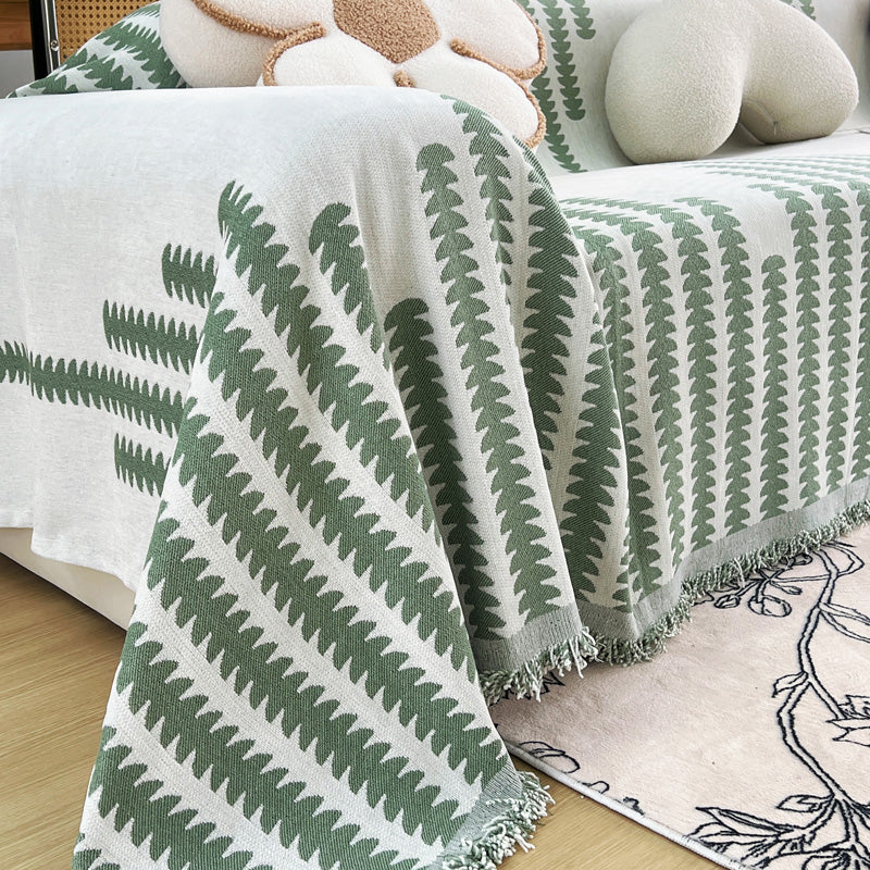 Gros plan sur le tissage artisanal du jeté