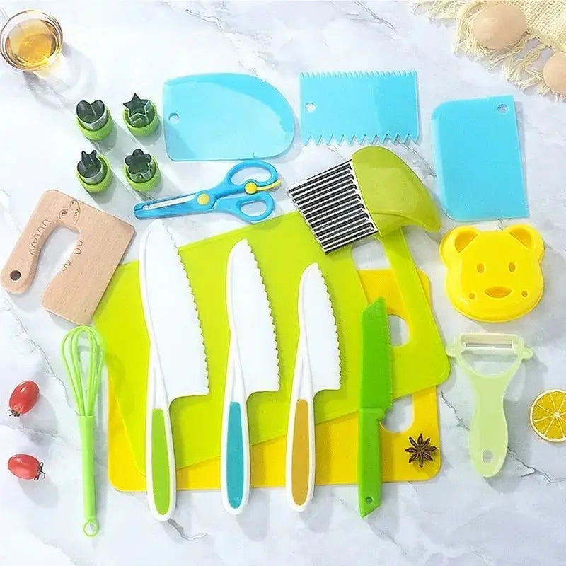 Ensemble d'ustensiles de cuisine pour enfants sur fond blanc