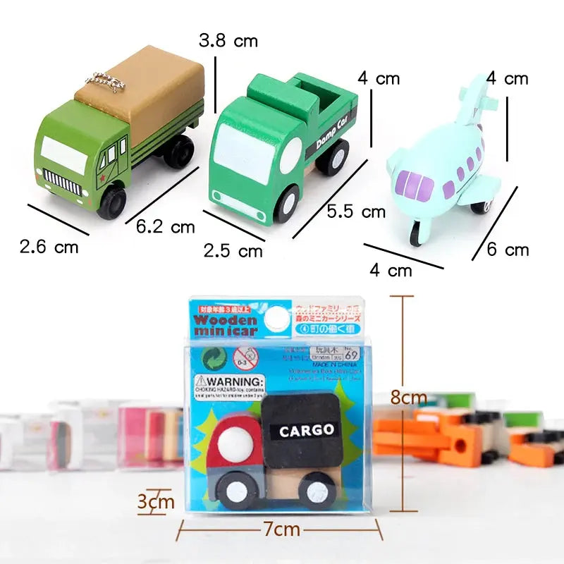Vue de dessus de plusieurs voitures en bois de différentes couleurs