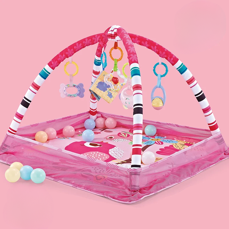Tapis d'activité doux pour bébé avec jouets suspendus