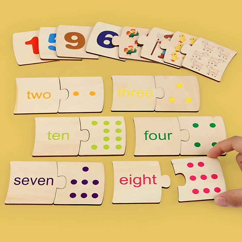 Enfant jouant avec un jeu de correspondance de chiffres coloré
