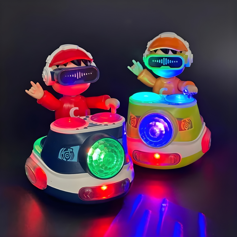 Enfant jouant avec un jouet DJ, lumières clignotantes visibles