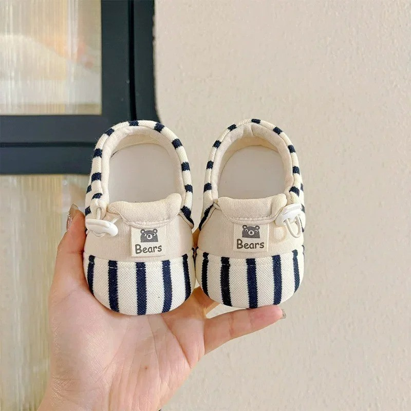 Chaussons bébé en coton doux avec semelle antidérapante