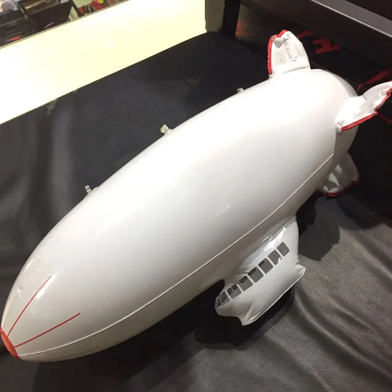 Vaisseau spatial gonflable coloré pour enfants en extérieur