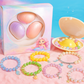 Gros plan sur des perles multicolores pour bijoux d'enfants