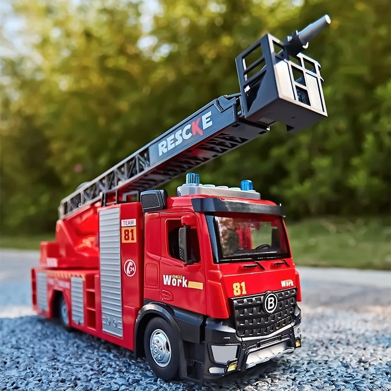 Vue latérale d'un camion de pompier jouet avec échelle