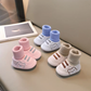 Vue d'ensemble des chaussures bébé avec doublure respirante